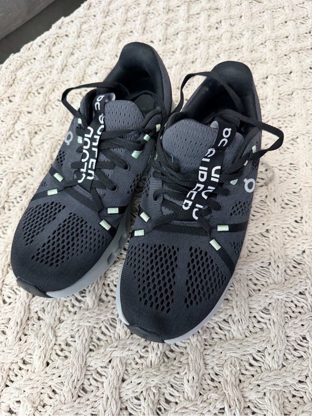 On Cloud 6 Women’s Running Shoes Sneakers Black Green